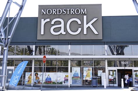 nordstrom rack strategy.